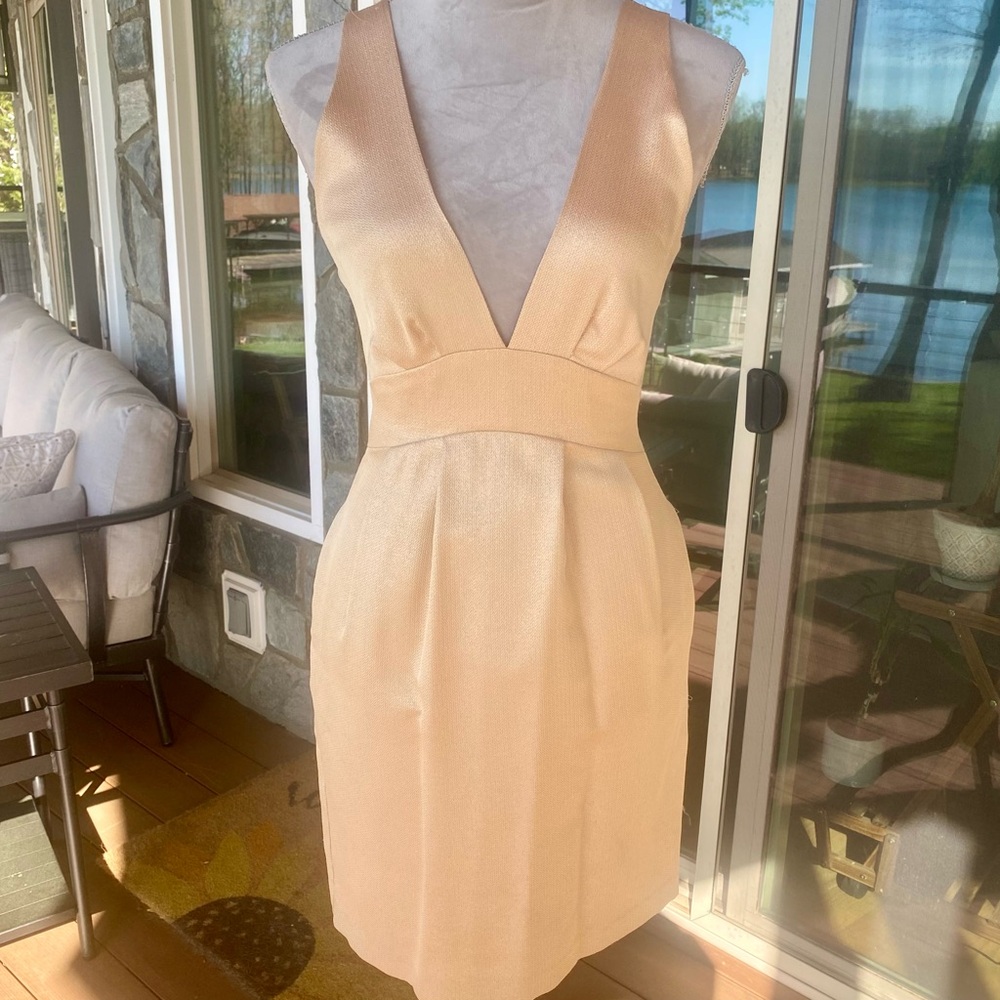 💛Hunter Dixon— Anthropologie Elegant V-Neck Gold Shimmer Brocade Dress. Size 2